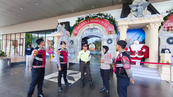 Polisi Sidoarjo Masifkan Patroli di Pusat Perbelanjaan Berikan Rasa Aman Saat Nataru
