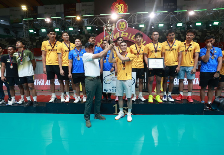 Tim Putra Bhayangkara Presisi Juara I di Open Tournament Bola Voli Piala Panglima TNI Tahun 2025