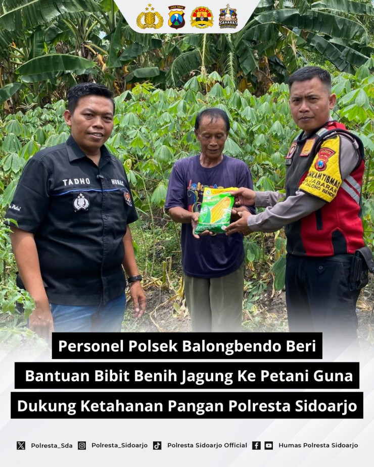 Personel Polsek Balongbendo Berikan Bantuan Bibit Jagung kepada Petani