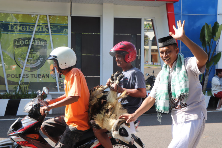 Idul Adha 1446 H, Polres Tuban Distribusikan 6 Ekor Sapi dan 27 Kambing
