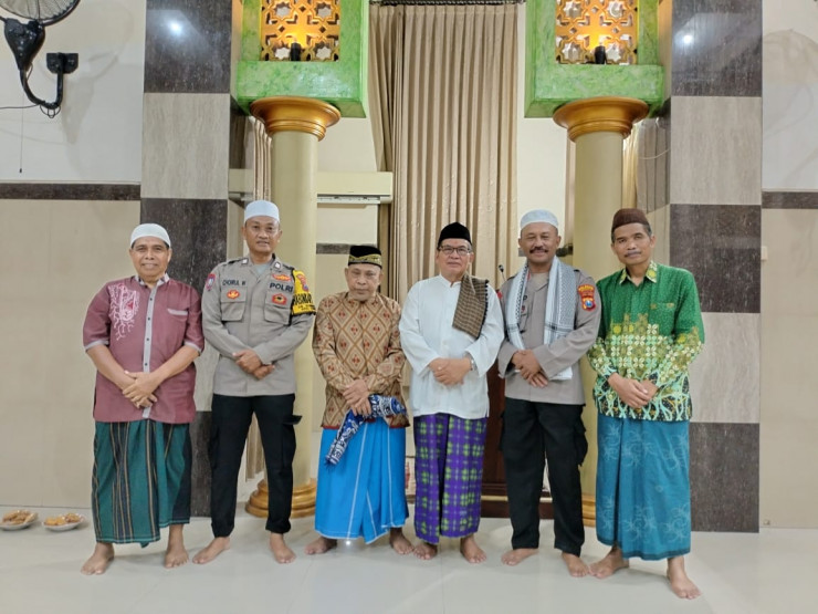 Polsek Taman Jalin Kedekatan Masyarakat di Masjid Abror Sambibulu